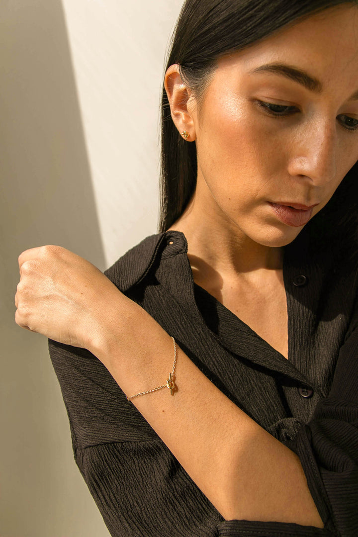 CHAIN BRACELET WITH KNOT CHARM in Gold — alternate angle