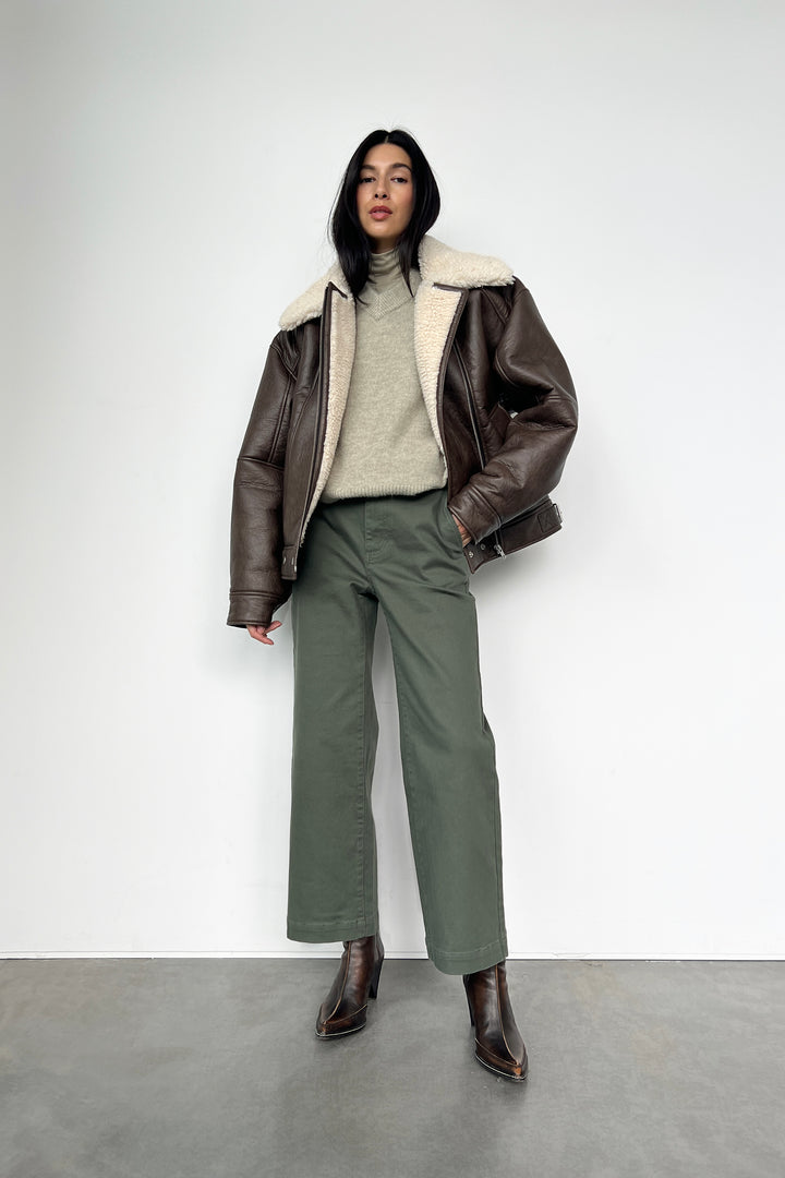 CROPPED LENGTH TWILL WIDE LEG PANT in Thyme — alternate angle