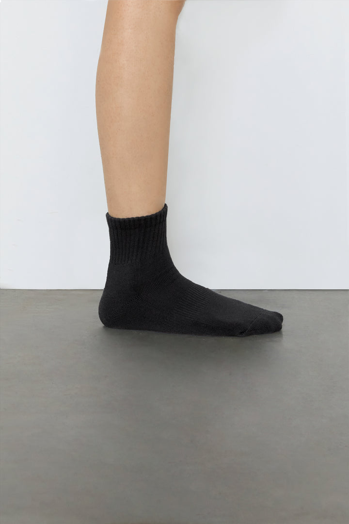 ORGANIC COTTON SPORT SOCKS in Black — alternate angle